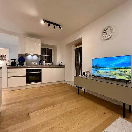 Apartment Bloom - See, Berge, Bach Zentral Modern 1-6 Pers *