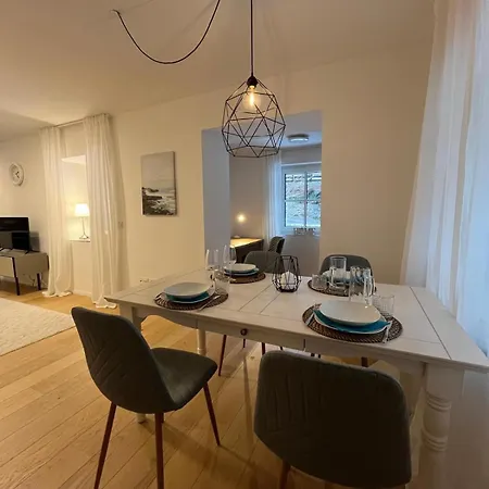 Apartment Bloom - See, Berge, Bach Zentral Modern 1-6 Pers