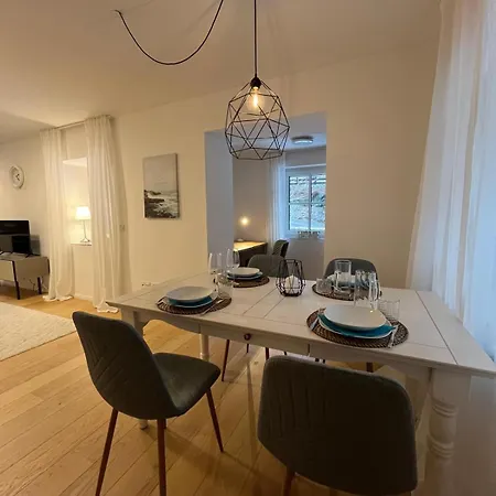 Bloom - See, Berge, Bach Zentral Modern 1-6 Pers Apartment *