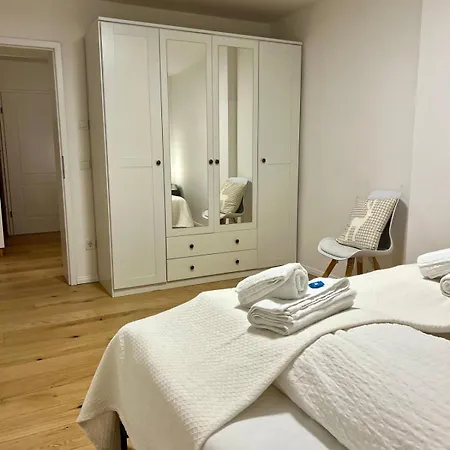 Apartment Bloom - See, Berge, Bach Zentral Modern 1-6 Pers *