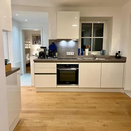 Apartment Bloom - See, Berge, Bach Zentral Modern 1-6 Pers *